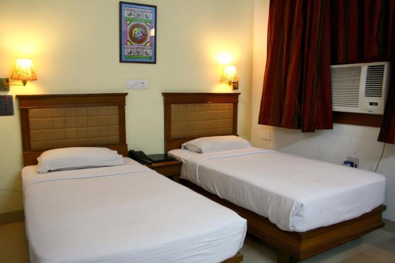 Hotel Pooja Palace Nueva Delhi Exterior foto