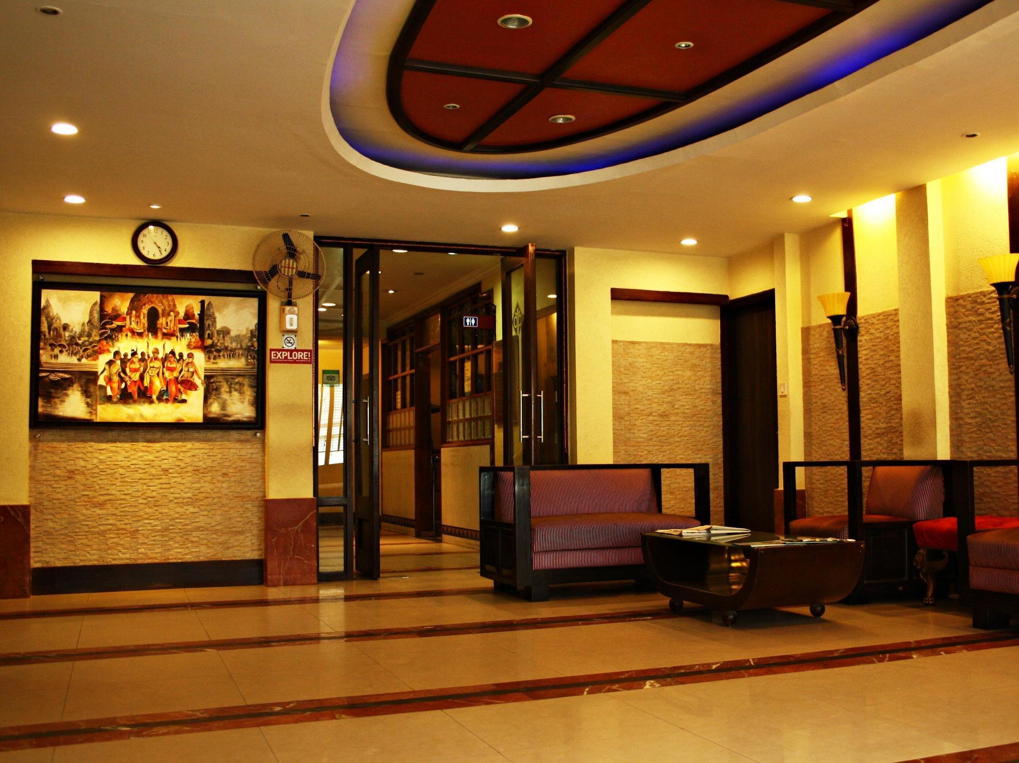 Hotel Pooja Palace Nueva Delhi Exterior foto